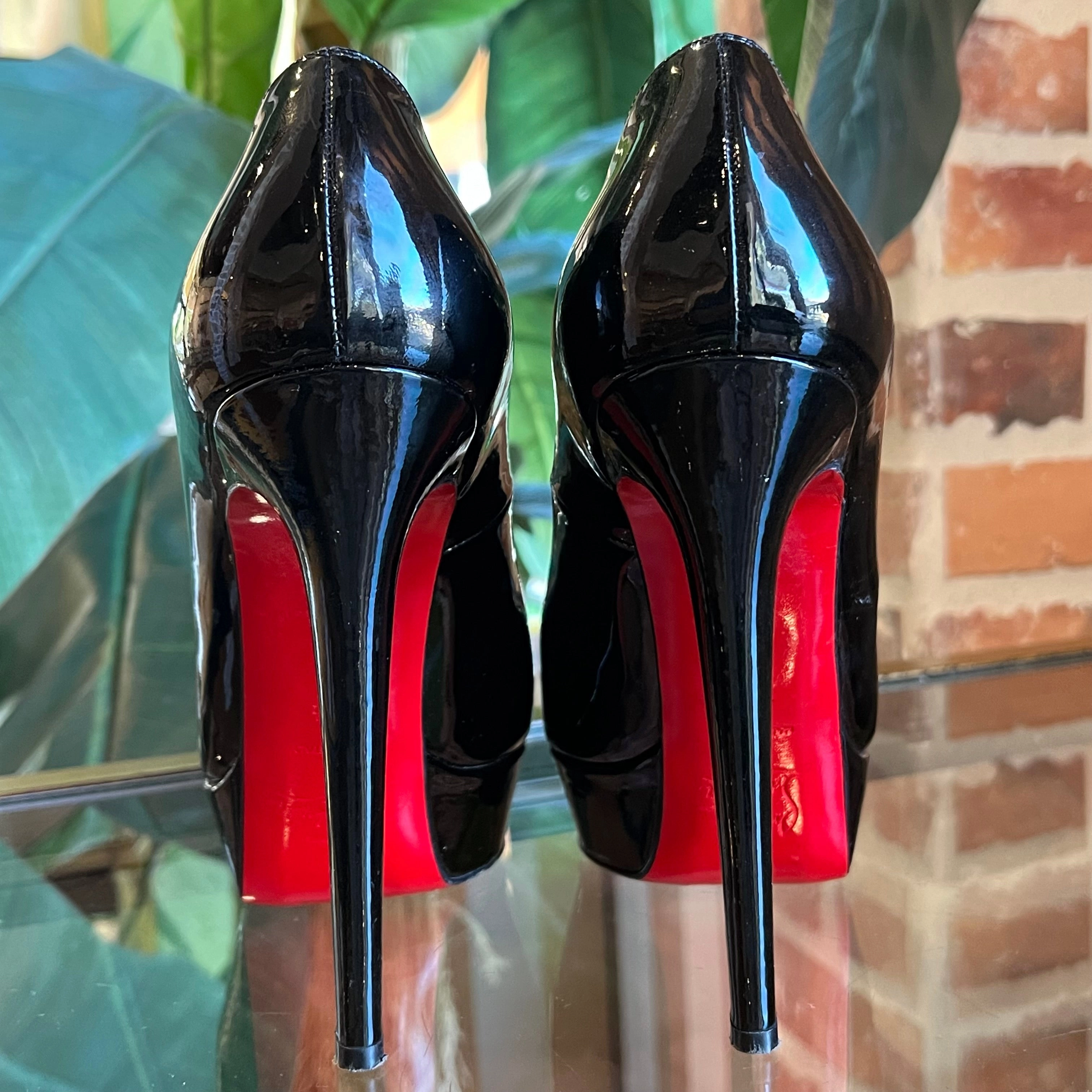 CHRISTIAN LOUBOUTIN Black Patent Leather Bianca Pumps SZ37.5(7.5US)