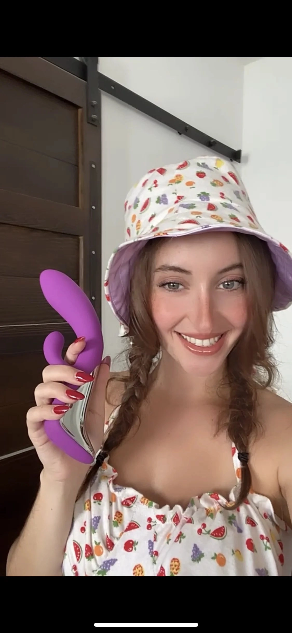 Demons - Curved Silicone G Spot Vibrator