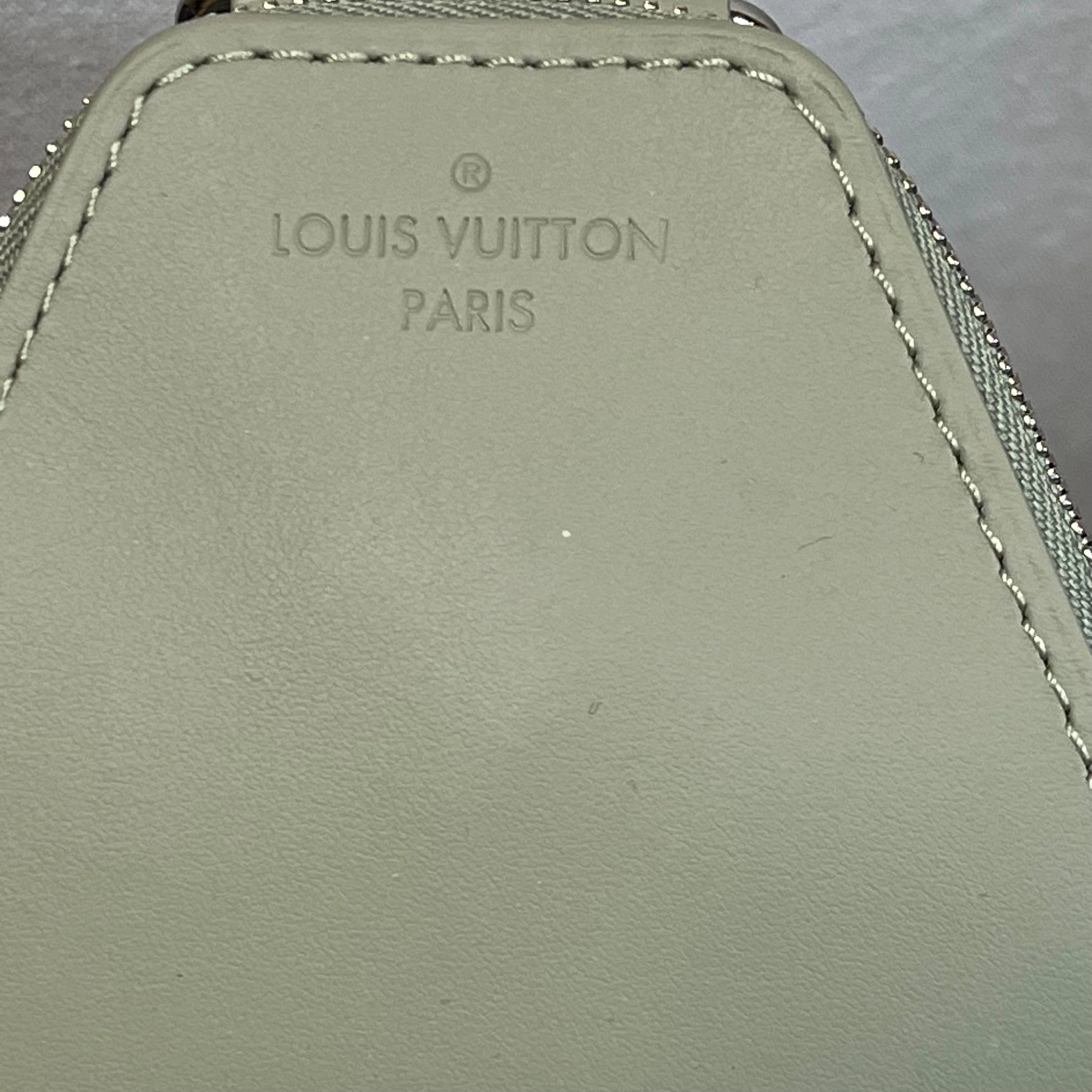 LOUIS VUITTON Avenue Slingbag Monogram Canvas Crossbody