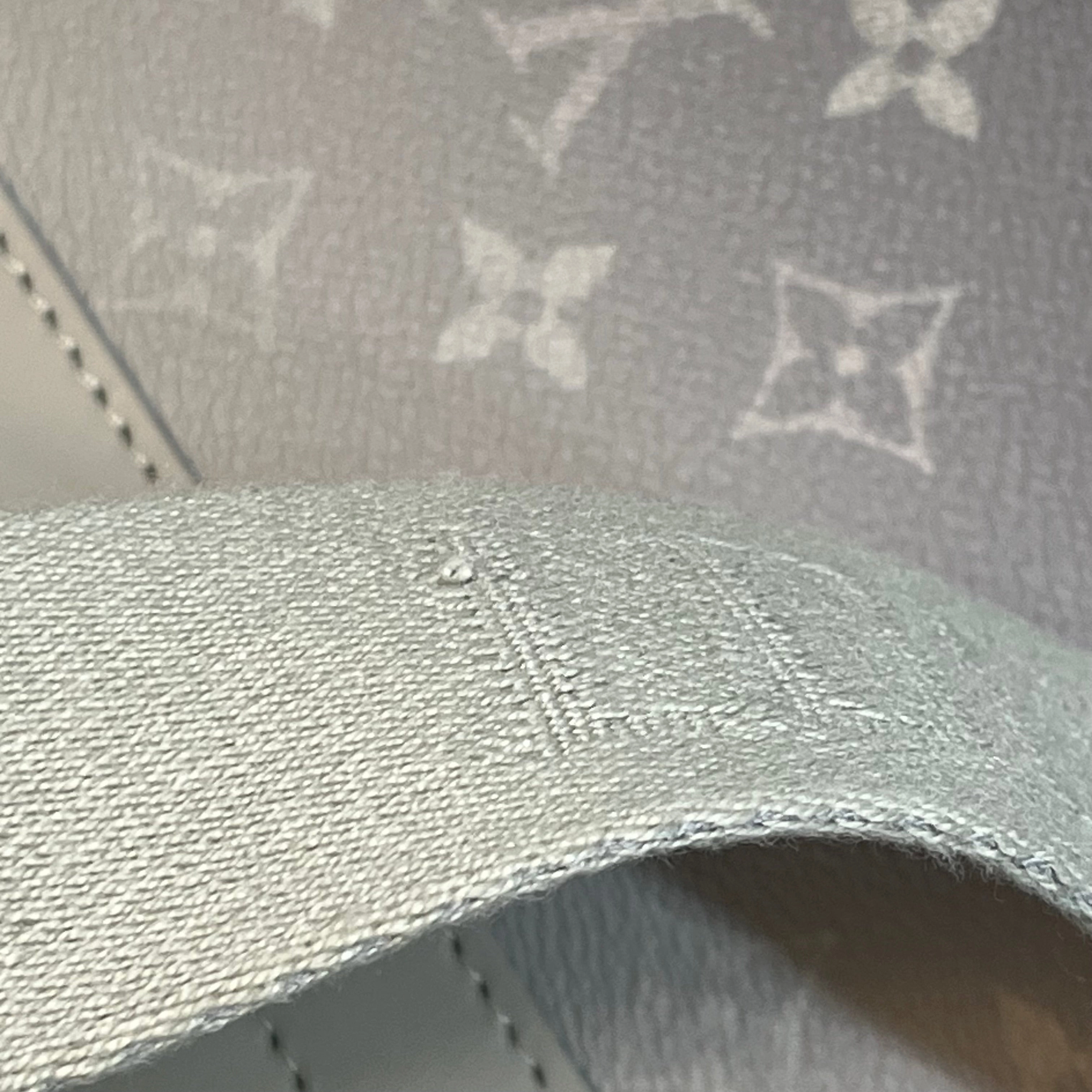 LOUIS VUITTON Avenue Slingbag Monogram Canvas Crossbody