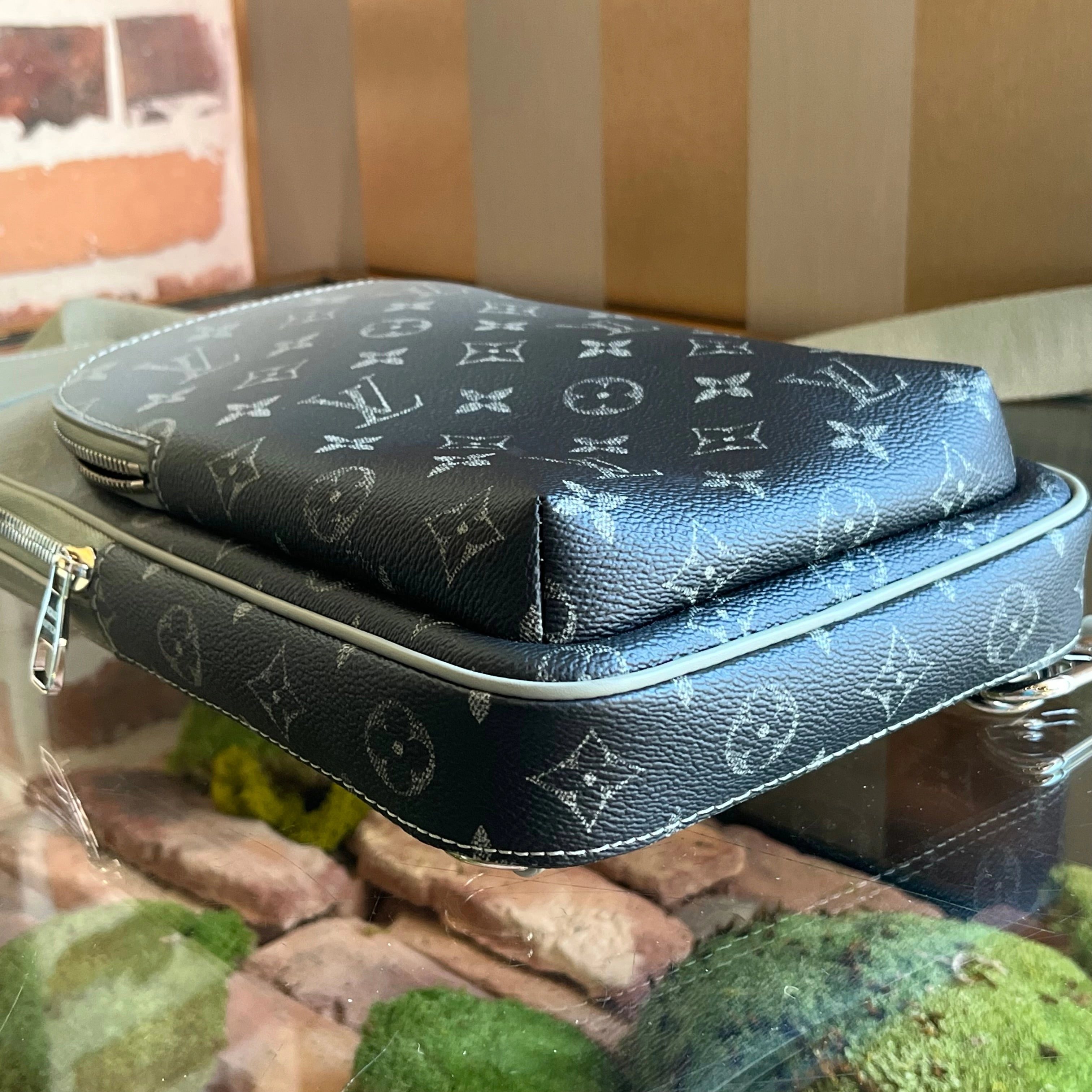 LOUIS VUITTON Avenue Slingbag Monogram Canvas Crossbody
