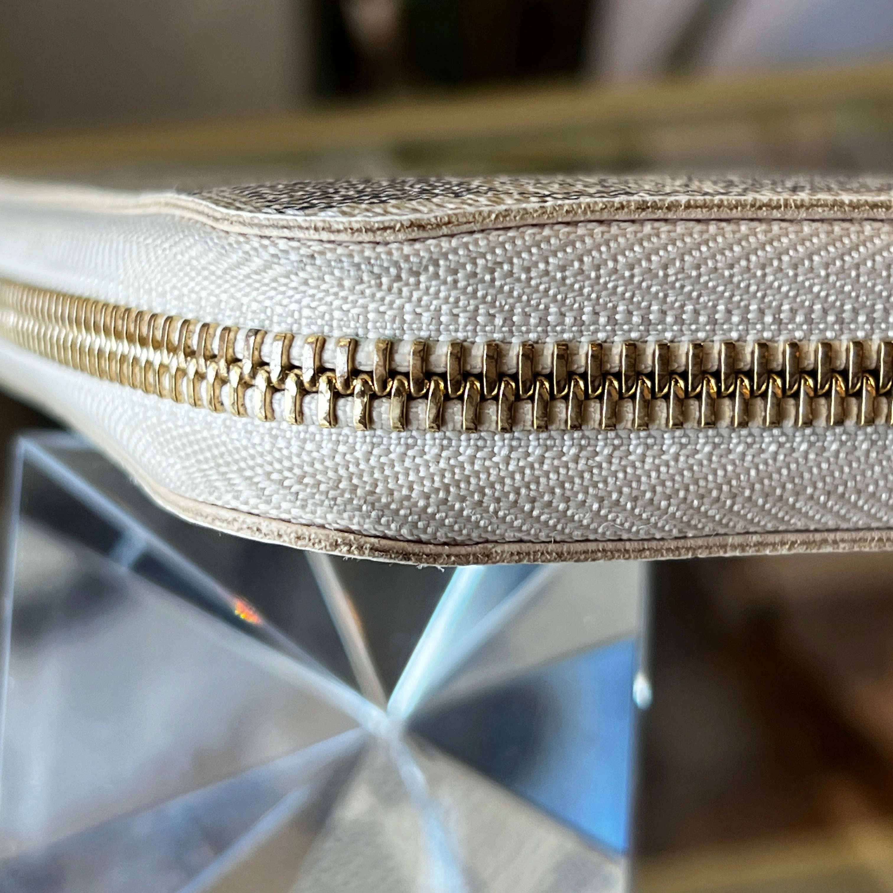 LOUIS VUITTON Damier Azur Zippy Wallet