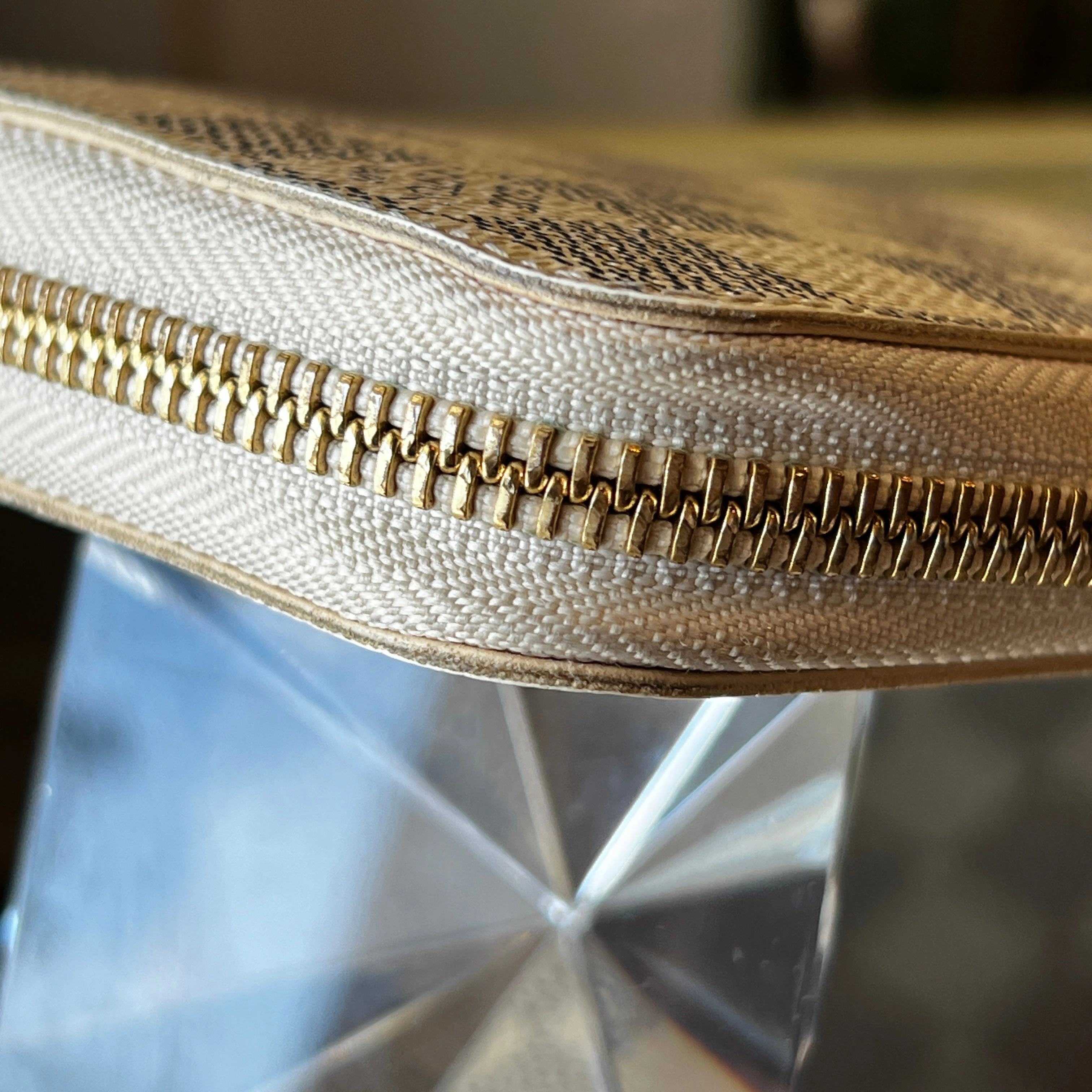 LOUIS VUITTON Damier Azur Zippy Wallet