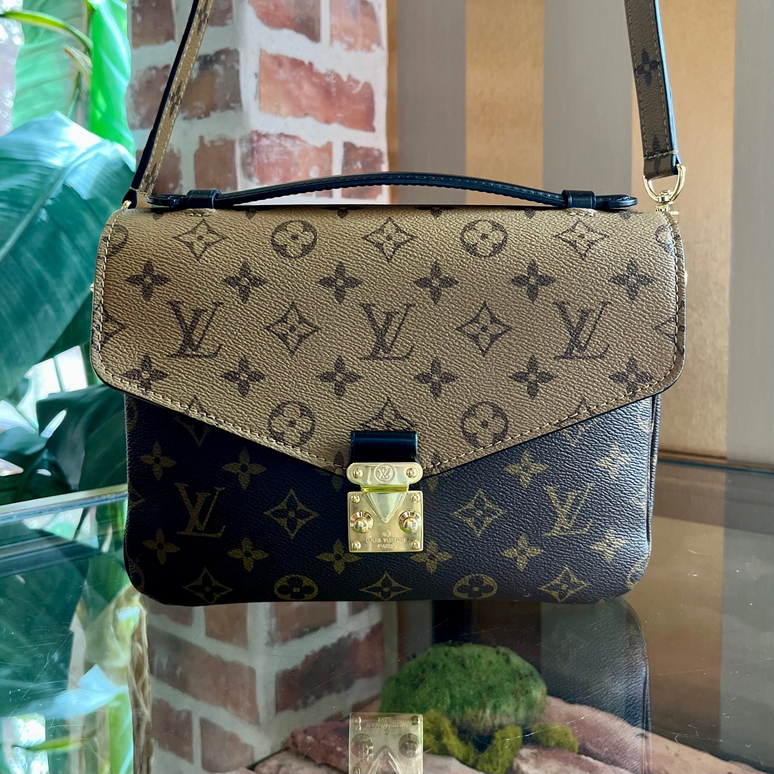 LOUIS VUITTON Metis Reverse Monogram Shoulder Bag