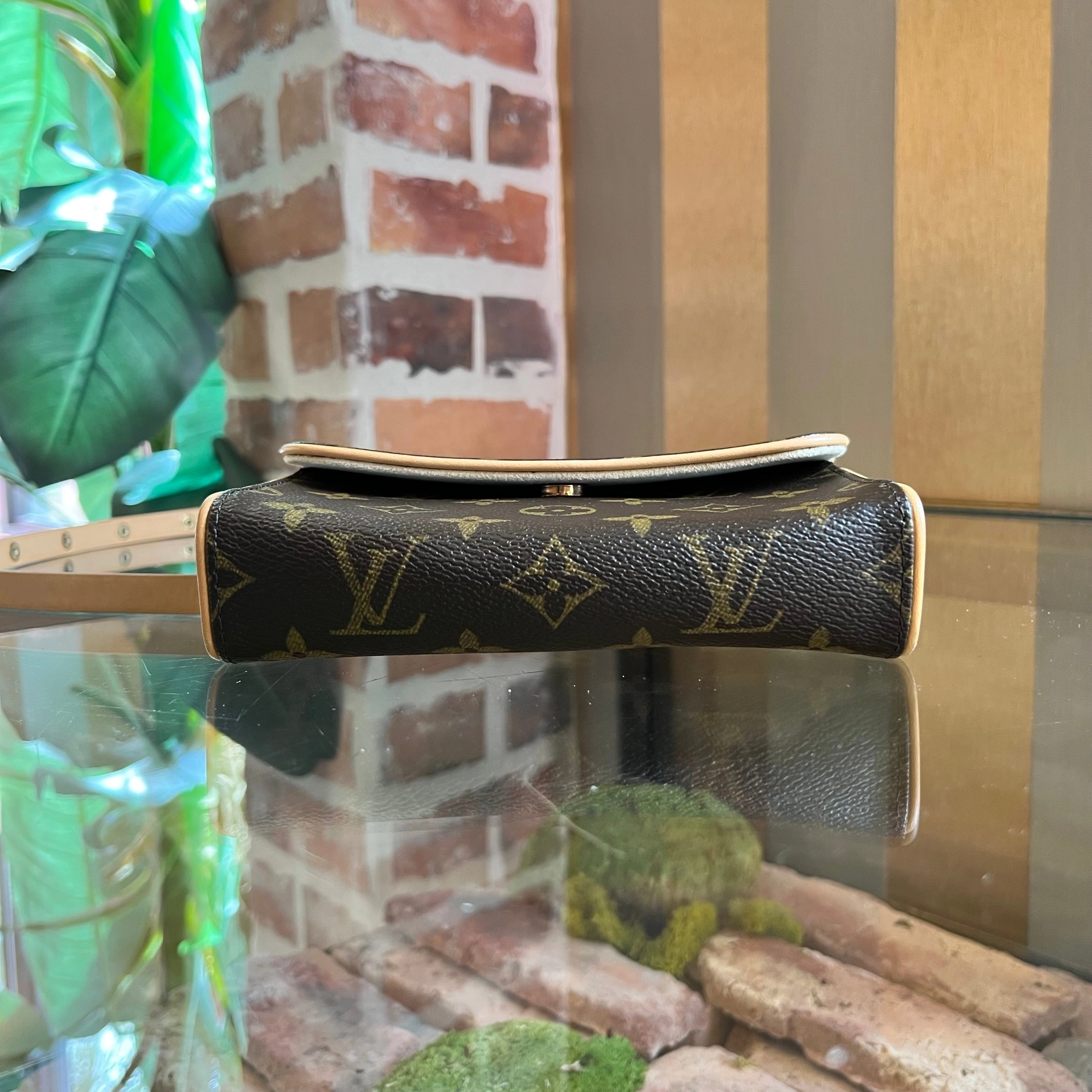 LOUIS VUITTON Pochette Florentine Monogram Canvas Belt Bag SZSM