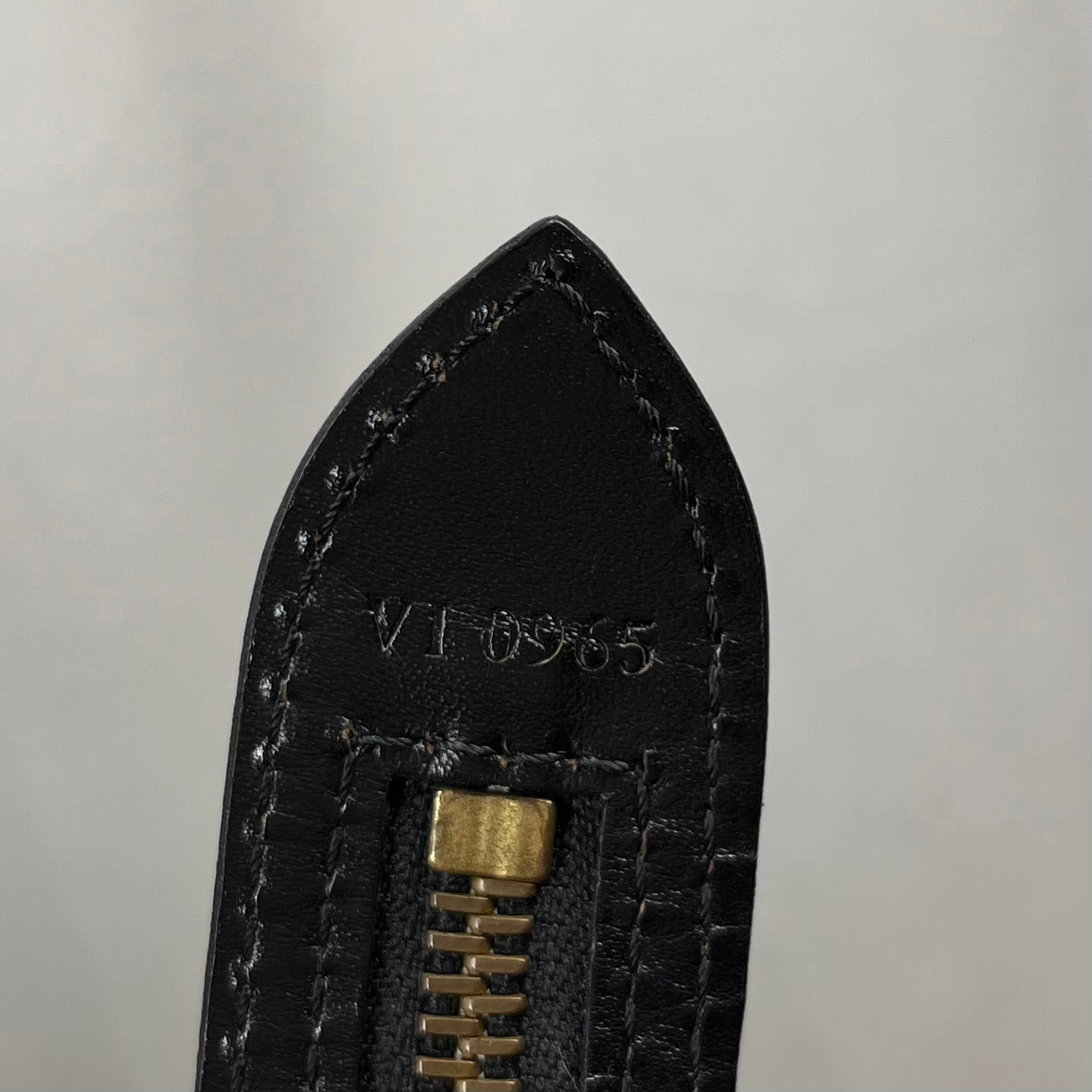 LOUIS VUITTON Saint Jacques PM Epi Black