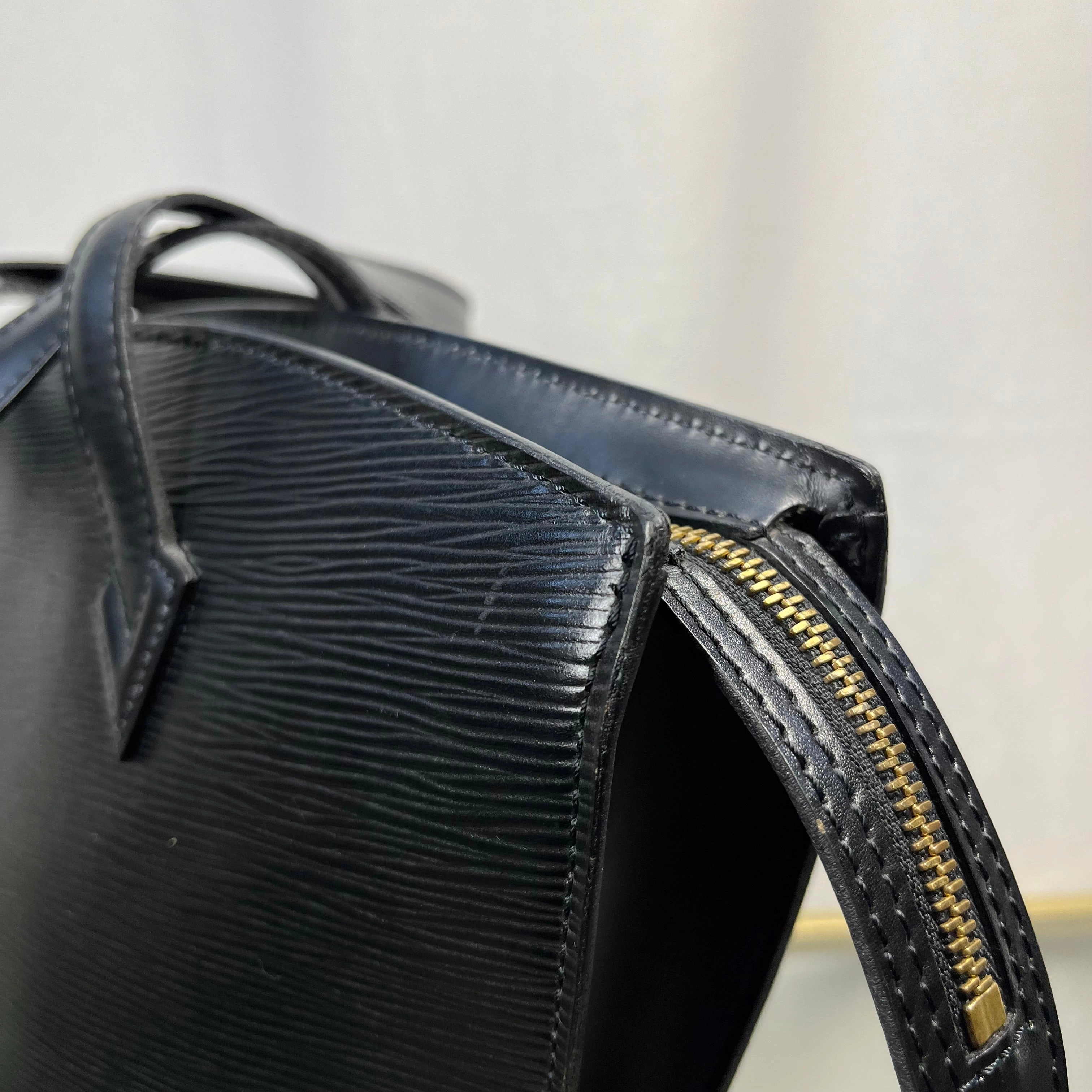 LOUIS VUITTON Saint Jacques PM Epi Black