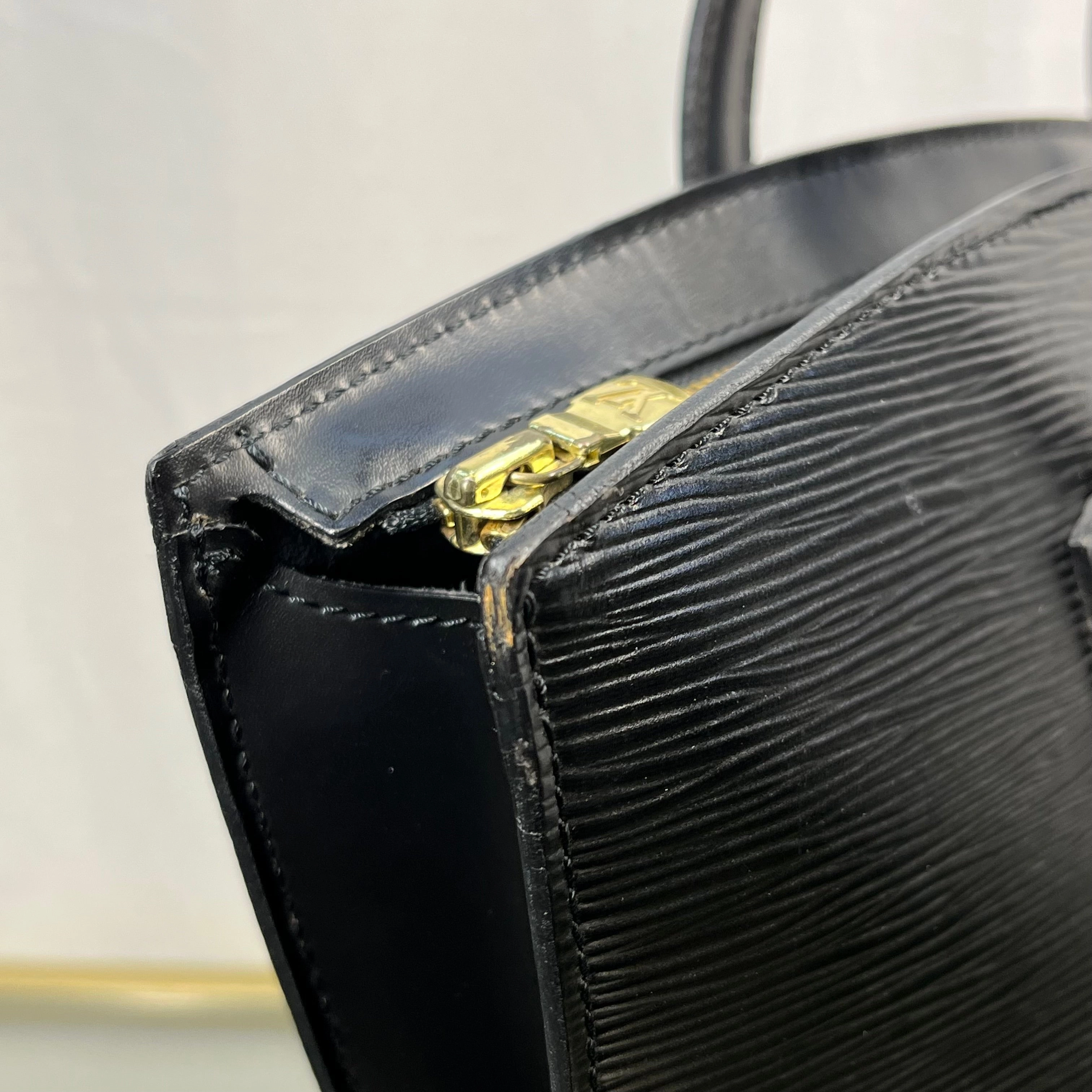 LOUIS VUITTON Saint Jacques PM Epi Black