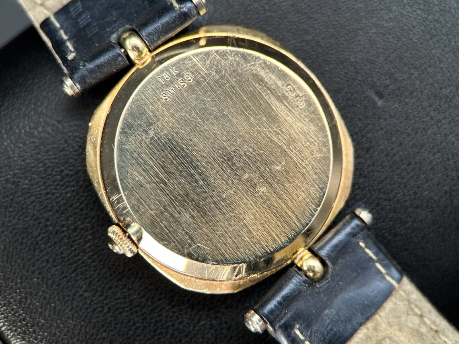 Van Cleef & Arpels Classique Yellow Gold Champagne Dial Quartz Watch